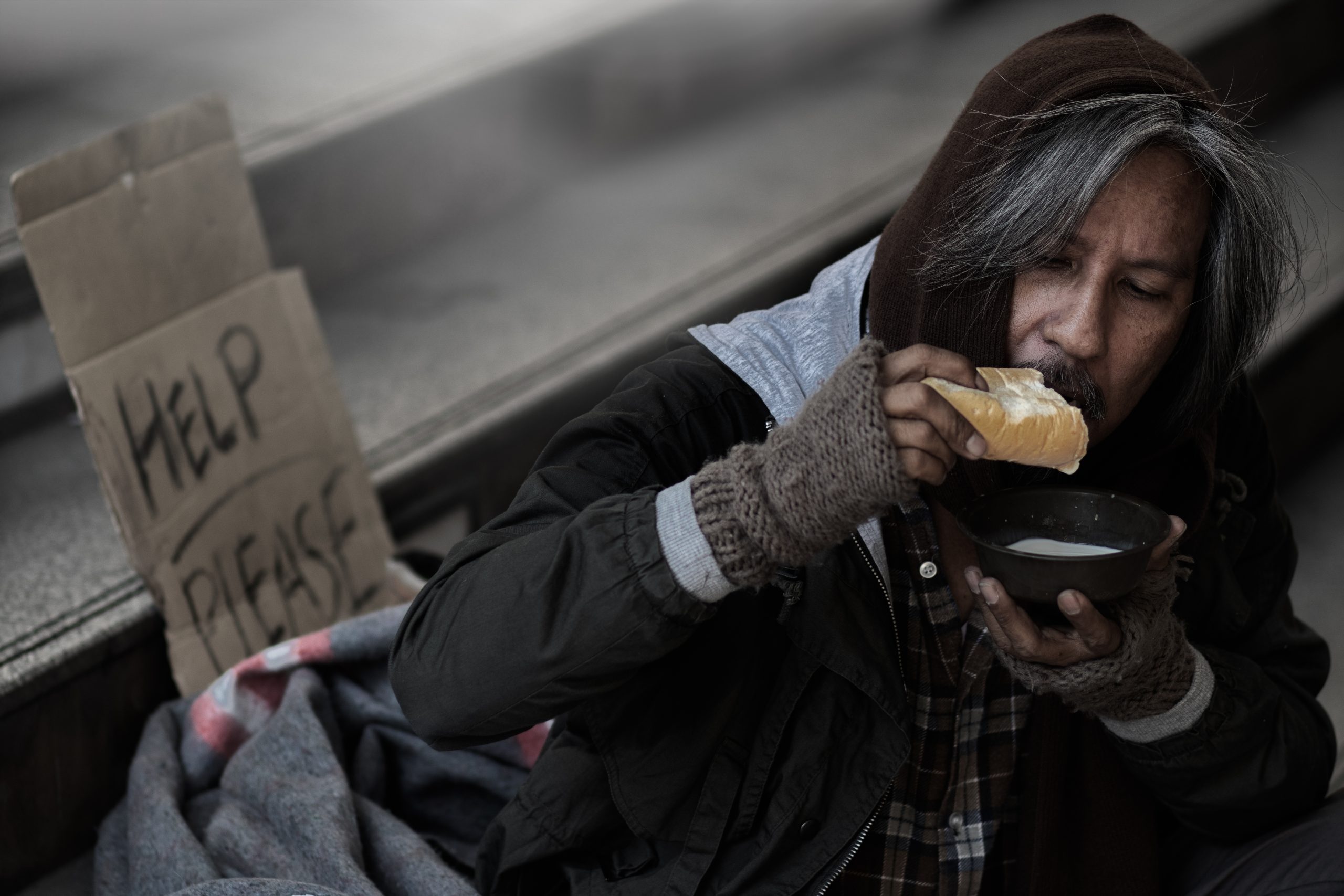 la scomparsa dei poveri