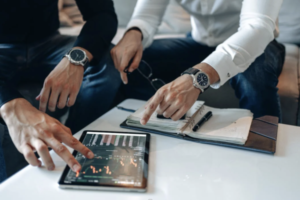 Perché i corsi di analisi tecnica da soli non bastano per il trading professionale